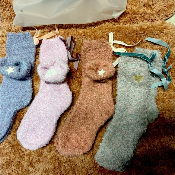 Cute Womens Fuzzy Slipper Winter Socks(4 pairs) - Picture 4 of 5